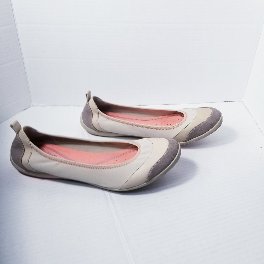 CLARKS OUTDOOR STRETCHY SLIP ONS SIZE 10